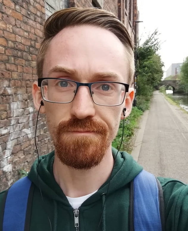 guy with circle ginger beard 