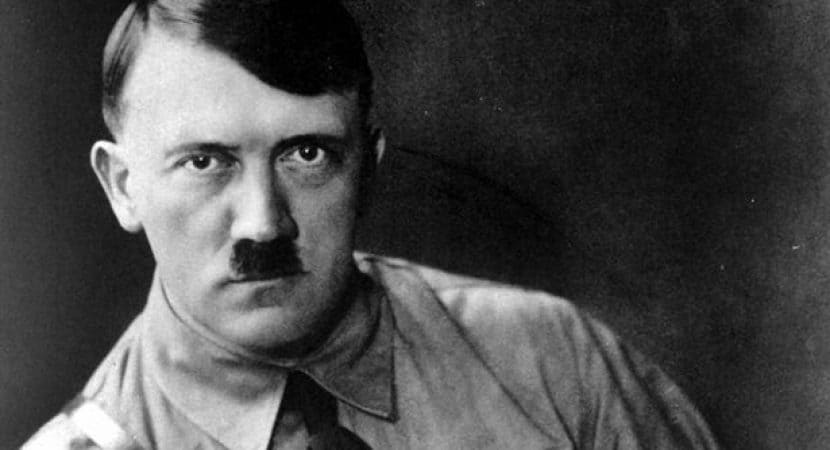 10 Stupendous Hitler or Toothbrush Mustaches [2016]