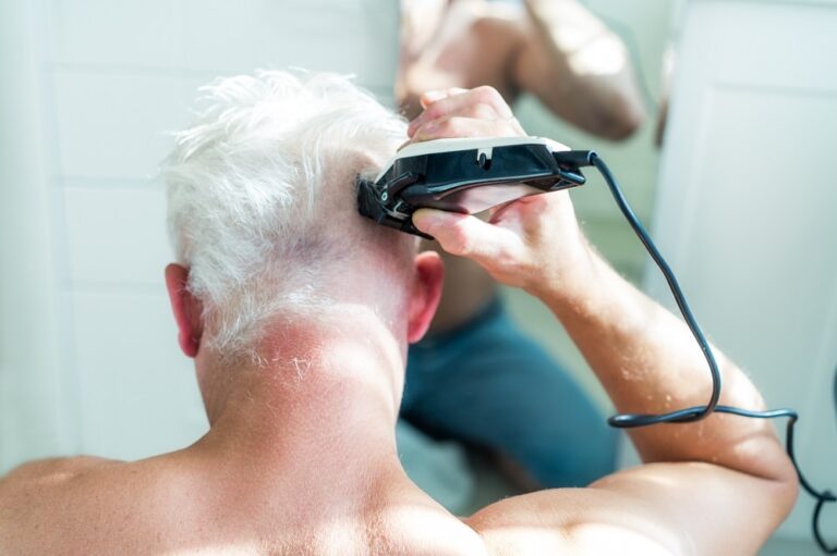 How to Shave Head With an Electric Razor