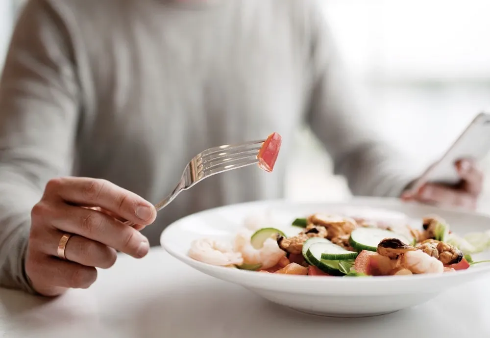 eating healthy food to fix patchy beard