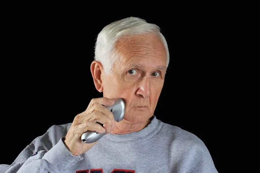 electric razor buying guide for elderly men