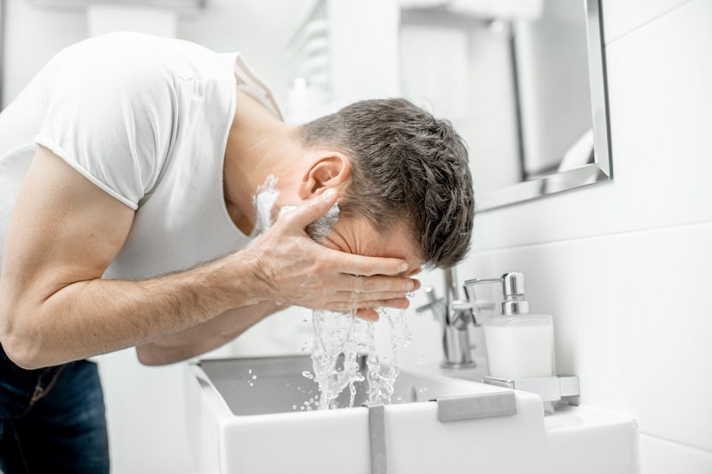 rinsing beard
