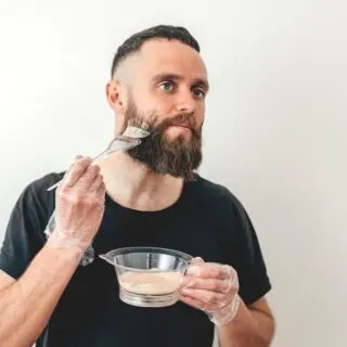 tips to dye your beard white