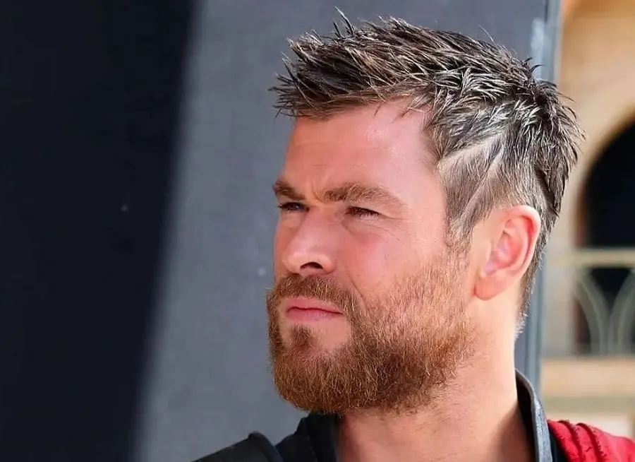 Chris Hemsworth Short Beard Style
