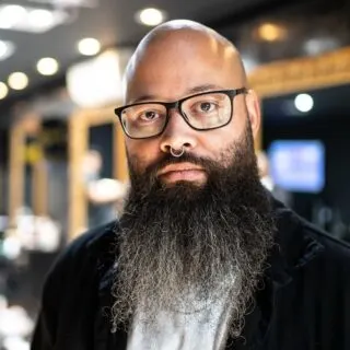beard style for bald men with glasses