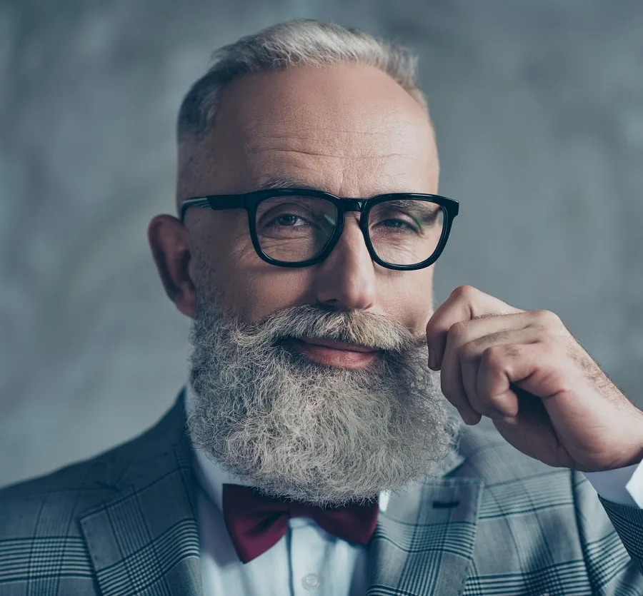 beardstyle for older men with glasses