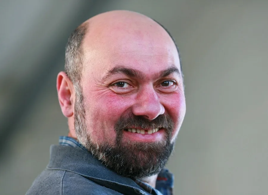 boxed beard for round face and bald head