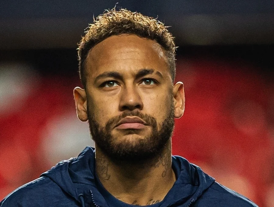 neymar with short boxed beard style