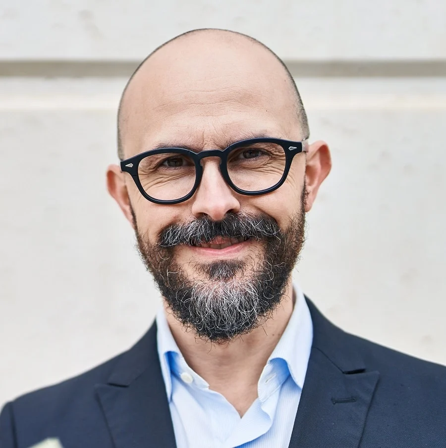 salt and pepper beard for bald men with glasses