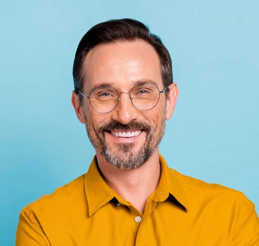 salt and pepper beard for men with glasses