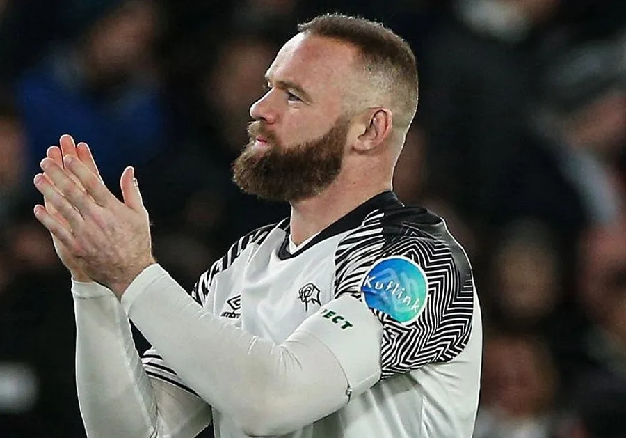 wayne rooney with thick beard style
