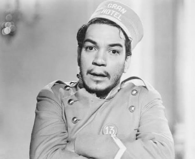 Cantinflas mustache style