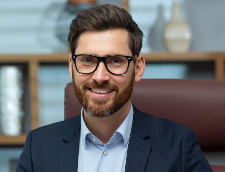 23 Professional Business Haircuts with Beard to Change Your Look