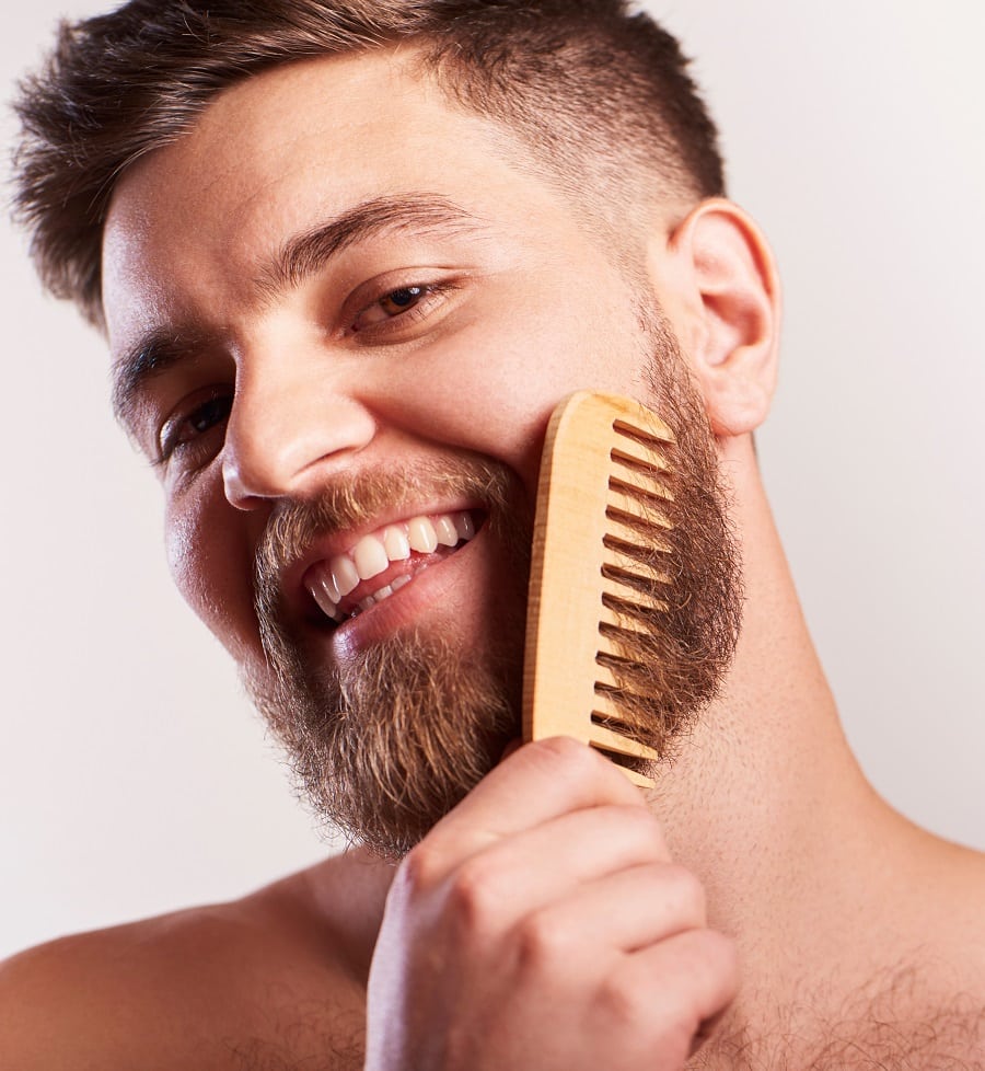use comb to trim short beard