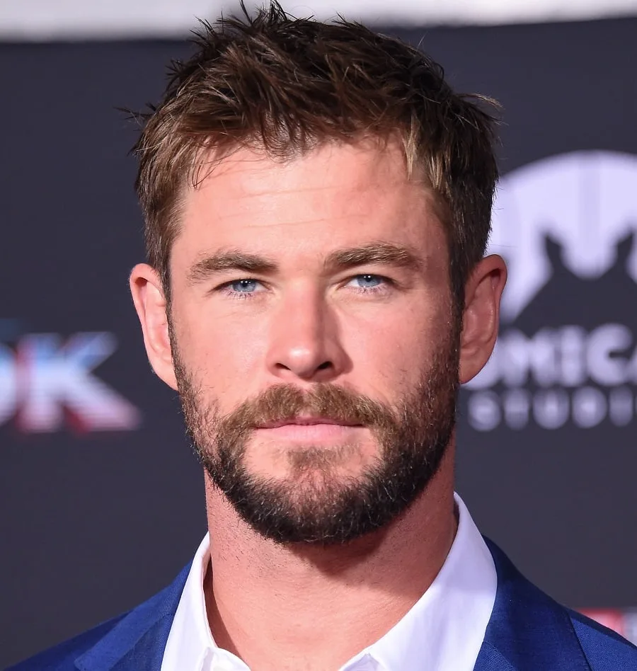 Chris Hemsworth with V shape beard