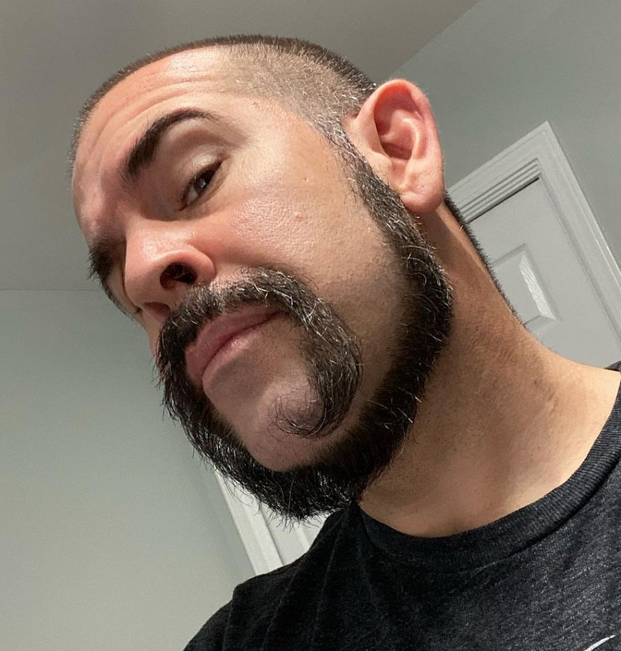 connected monkey tail beard