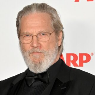 old actor Jeff Bridges beard style with glasses