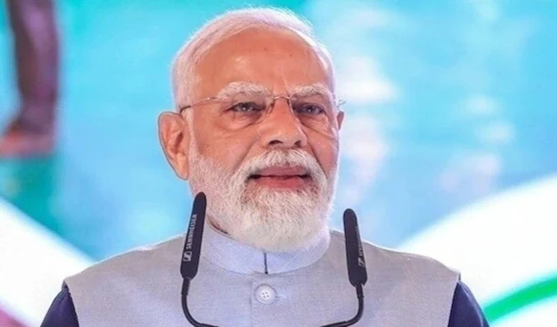 Full rounded white beard on Narendra Modi